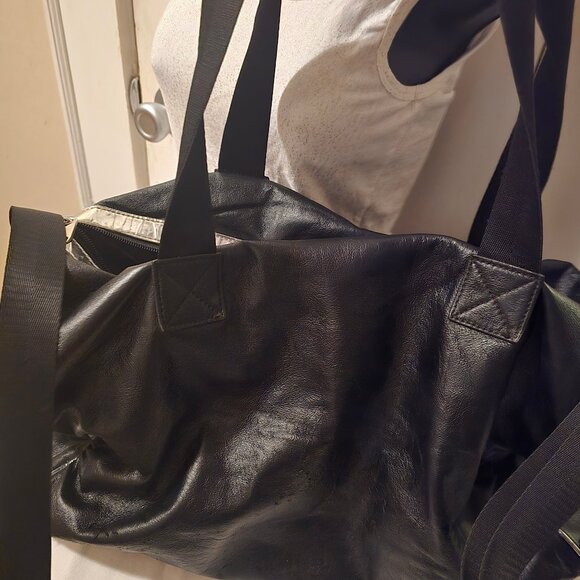 Kenneth Cole Reaction Duffie Bag, Black/ Silver - Picture 1 of 6